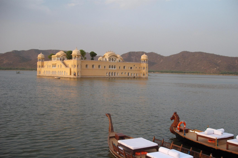 Delhi: Samma dag Jaipur Tour med bil med Pickup &amp; Transfer.Samma dag Jaipur Tour med Pickup &amp; Transfer.(Allt inklusive)