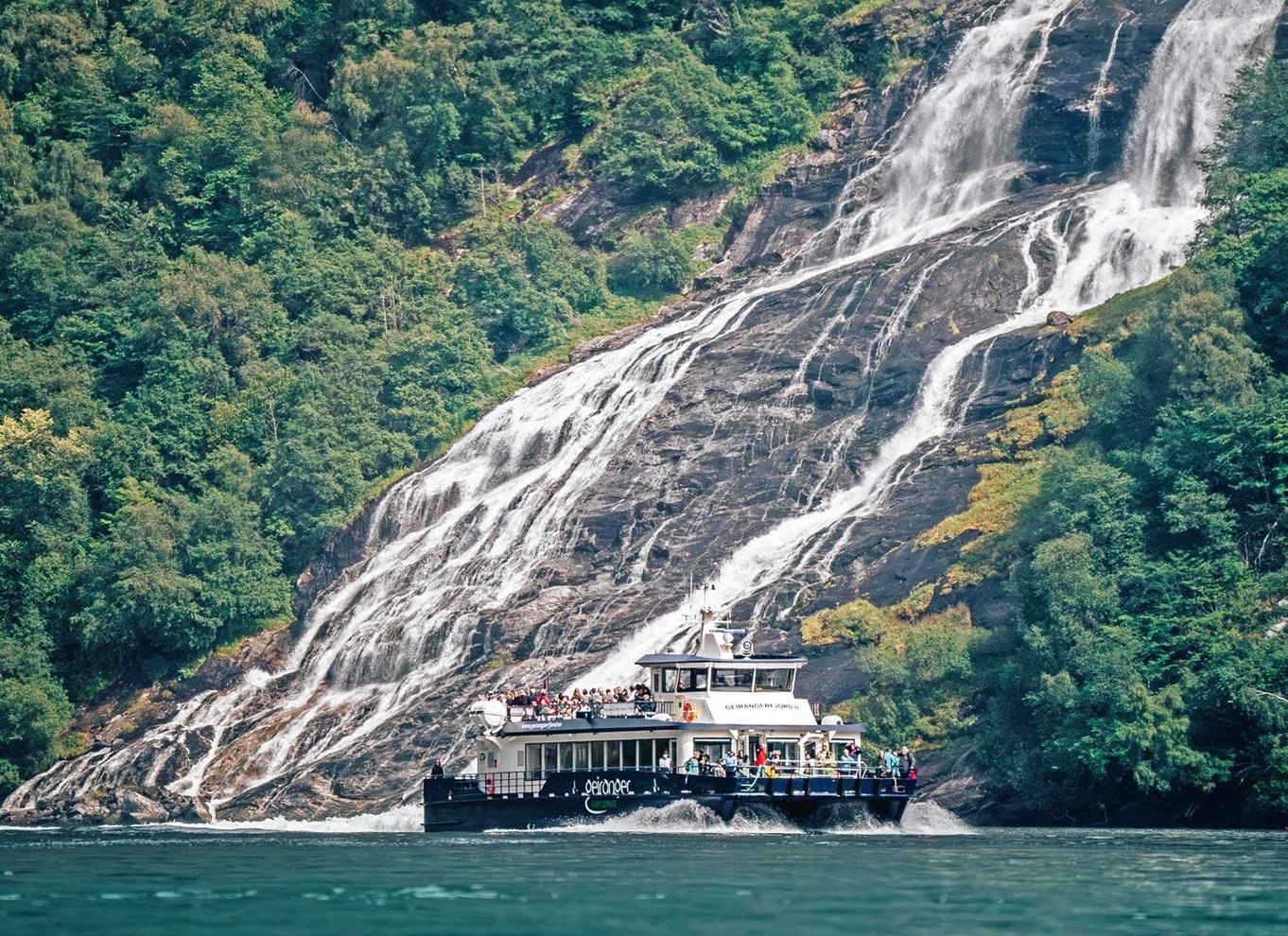 Geiranger: Sightseeing-bådtur til fjorden og vandfaldene