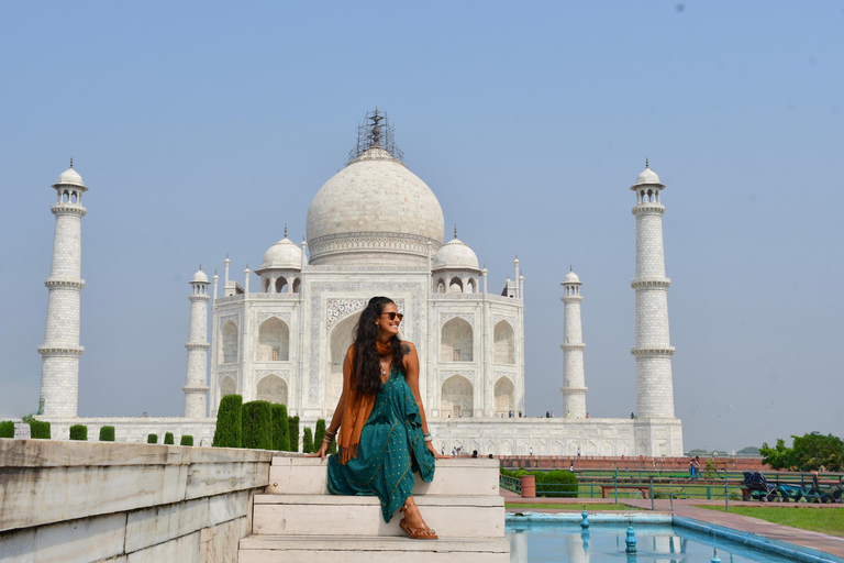 Da Delhi: tour del Taj Mahal e di Agra in treno espresso GatimaanTutto incluso: treno con vagone ristorante, auto, guida, biglietto, pranzo