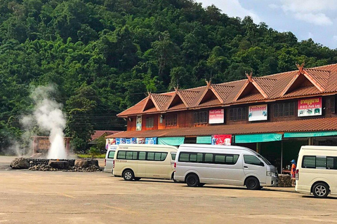 Från Chiang Mai : Vita och blå tempel och Lalita Cafe