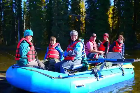 Fairbanks: Chena River Rafting Tour mit Abholung vom Hotel