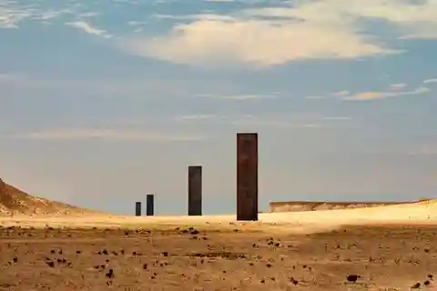 Doha: Tour della Costa Ovest ,Scultura di Richard Serra, Zekreet