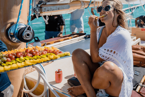 Vela al tramonto di Key West Wind and Wine a bordo di uno Schooner classico