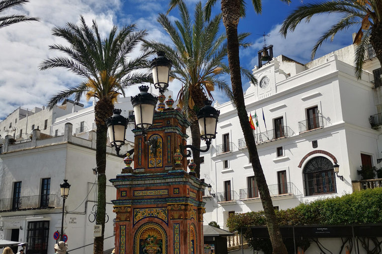 Tour privado de los Pueblos Blancos de la Costa y sus playas desde Sevilla