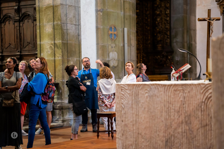 “Porto: Fado Show with Guided Tour in a Historic Monastery”