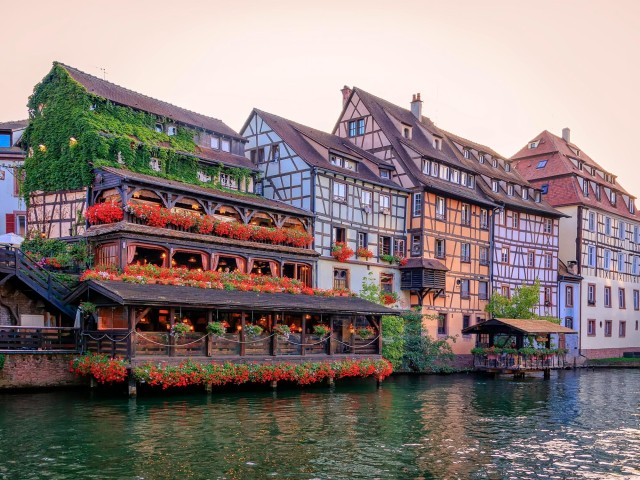 Visit Colmar Express Walk with a Local in 60 minutes in Colmar, France