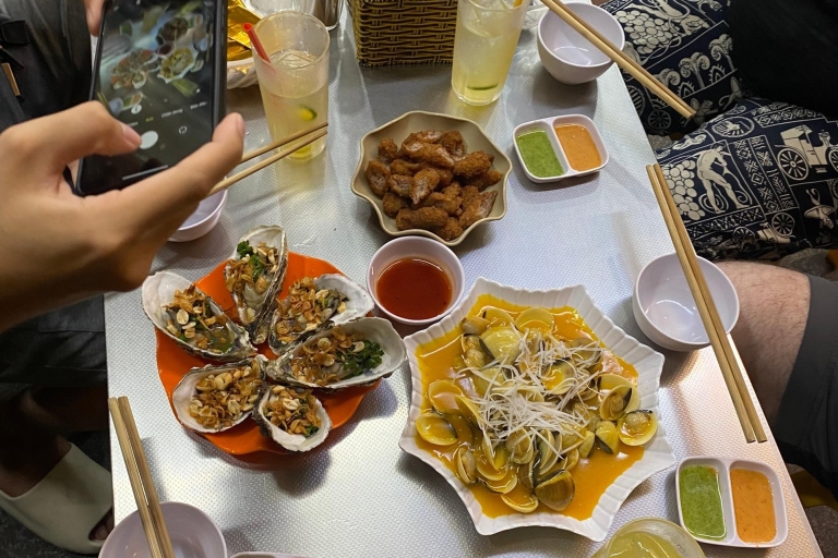 Hanoi : Visite privée à pied de la cuisine de rue en soirée