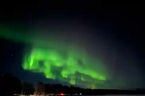 De Rovaniemi: Tour noturno em busca da Aurora com churrasco