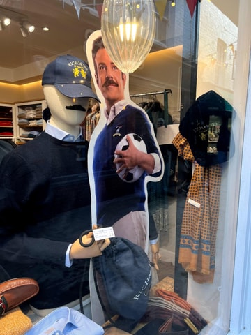 London: Ted Lasso Filming Locations Tour: Very Small Group