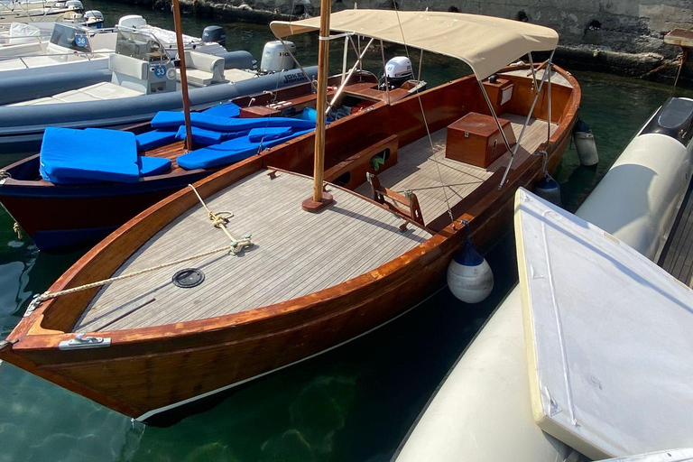 Naples: Posillipo Coast Boat Tour with Aperitif