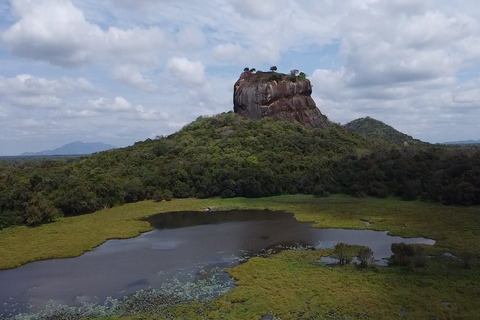 Sigiriya Dambulla Minneriya Safari Excursão de 1 dia em particularRecolha nos hotéis de Kandy ou Matale