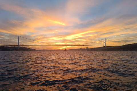 Explore Istanbul: Daily Scenic 2-Hour Bosphorus Cruises Sunset Cruise