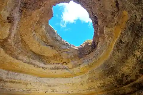 tour en bateau privé aux grottes de benagil