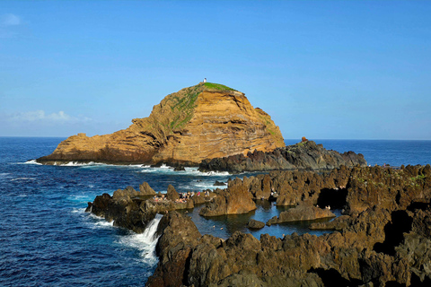 Madeira: Comfortable private tour with views and local guide (up to 4 people)