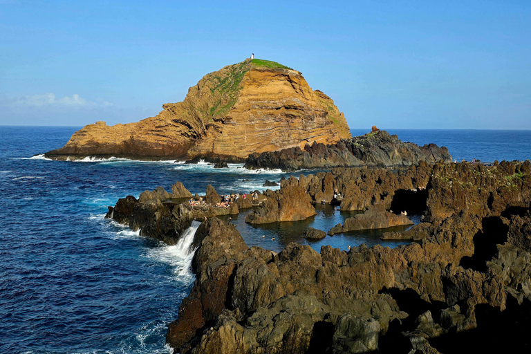 Madeira: Comfortable private tour with views and local guide (up to 4 people)