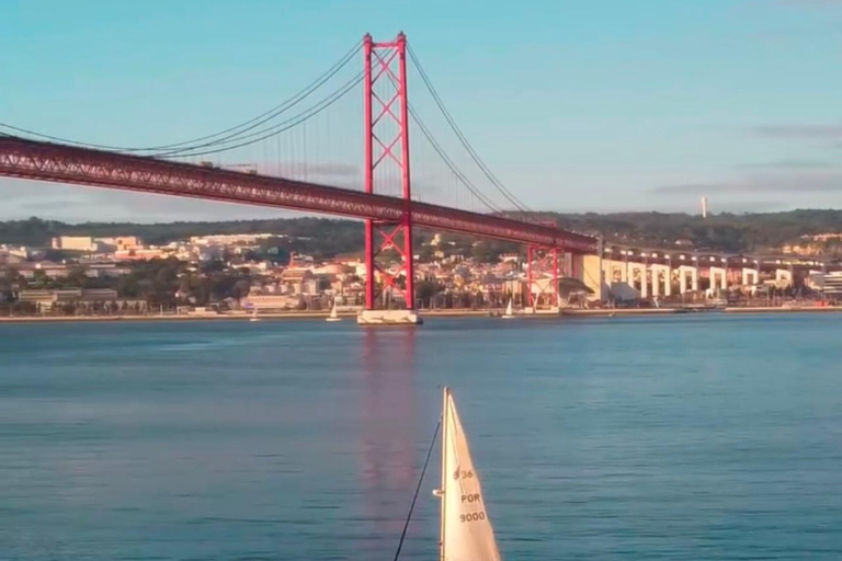 Lisboa:Sunset Sailing Tour at Tagus River with welcome drink