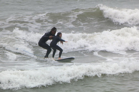 Lima: Surf Class with Equipment and Instructor