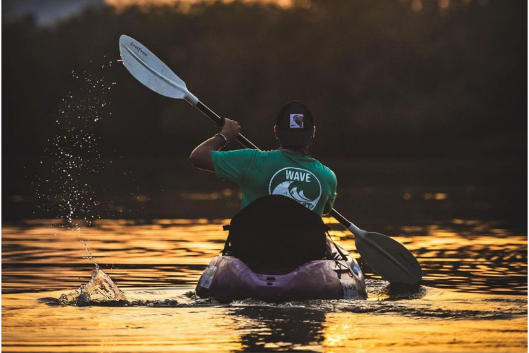 Muscat: Al Qurum Beach Sunset Kayaking Experience