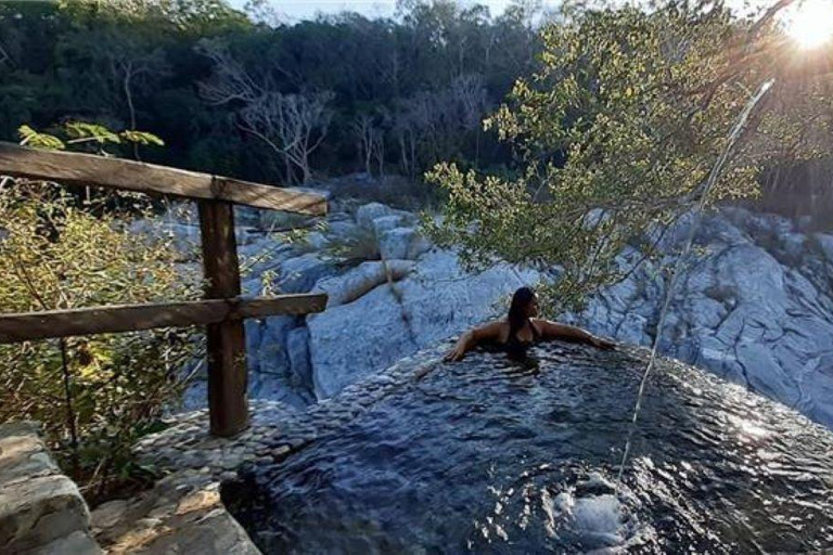 Huatulco: Tour delle sorgenti termali del fiume Xadani con pranzo