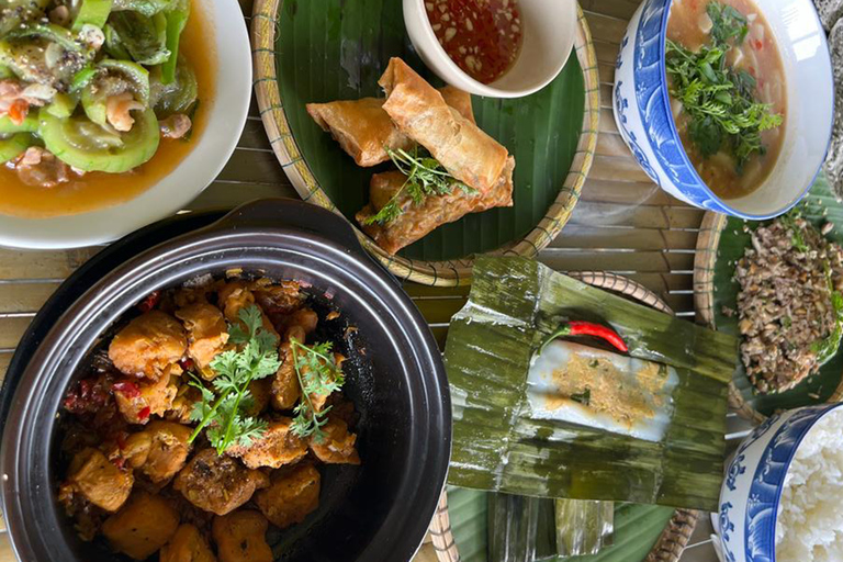 Hue : Visite du pont Thanh Toan en moto avec cours de cuisine