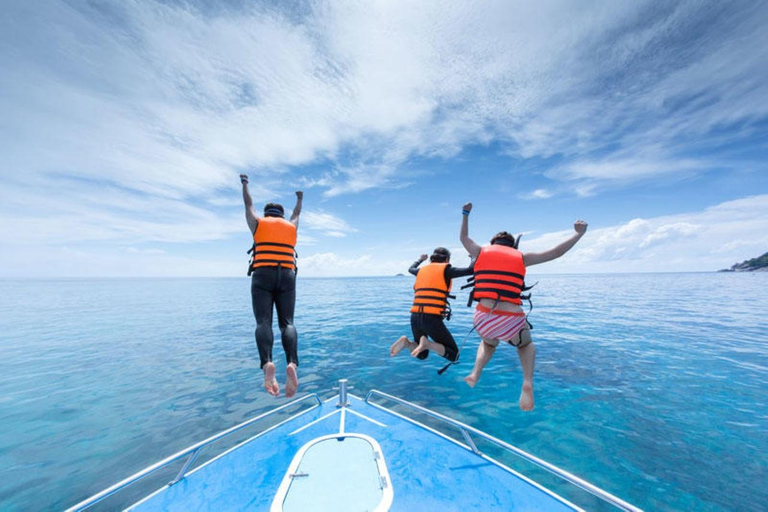 Baku: Shared Yacht Tour with Swimming Stop