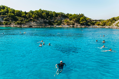 Rhodes : journée en catamaran premium, déjeuner et boissons