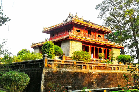 Tour en barco del dragón de Hue: Explora la Pagoda Thien Mu y las Tumbas Reales