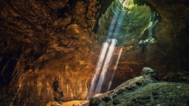 Yogyakarta; Jomblang Cave and Pindul Cave Adventure Day Tour
