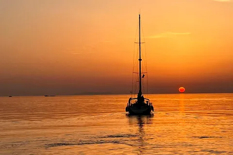 CROISIÈRE SEMI-PRIVÉE DU SOIR SUR LA CÔTE SUD OU OUEST DE MYKONOS