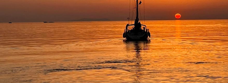 CROISIÈRE SEMI-PRIVÉE EN SOIRÉE SUR LA CÔTE SUD DE MYKONOS
