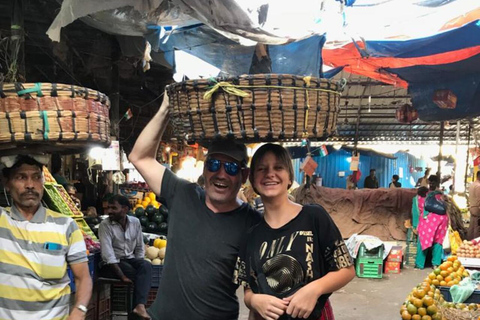 Mumbai: Must-see Sights Walking Tour Group Tour