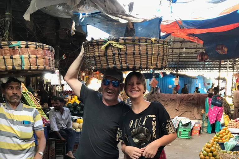 Mumbai: Must-see Sights Walking Tour Group Tour