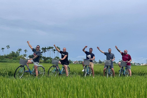 Hoi An: Morning Bike Tour - Rice Wine, Lunch & Villages Private Tour
