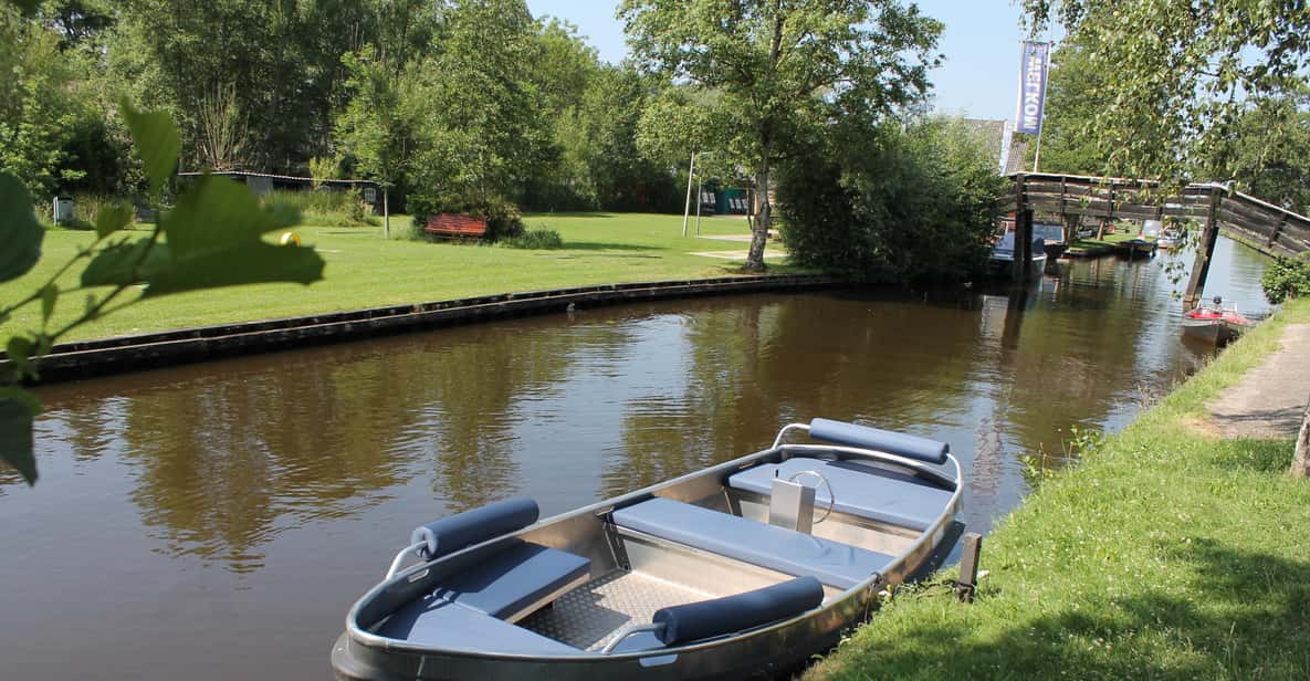 Impressie van Giethoorn: 2 uur boothuur voor maximaal 8 personen