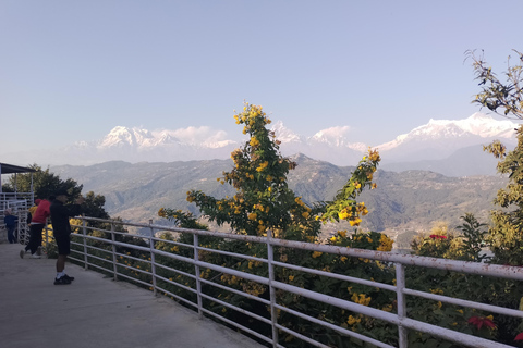 Passeio de meio dia pela cidade de Pokhara com motorista em carro particular