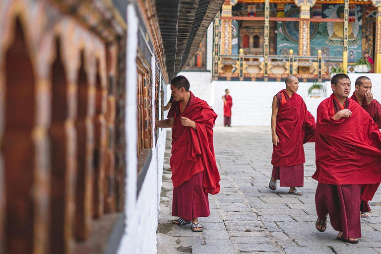 Enchanting Bhutan tour with Guide 1 week Tour from Thimphu