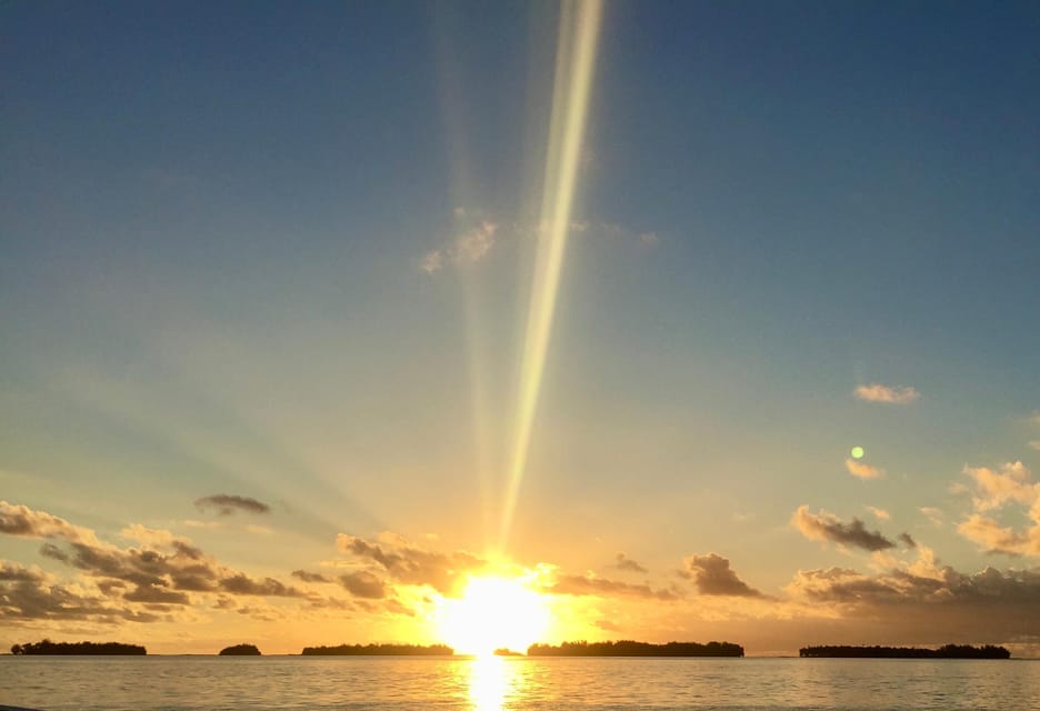 Bora-Bora : excursion 4x4 champagne au coucher du soleil