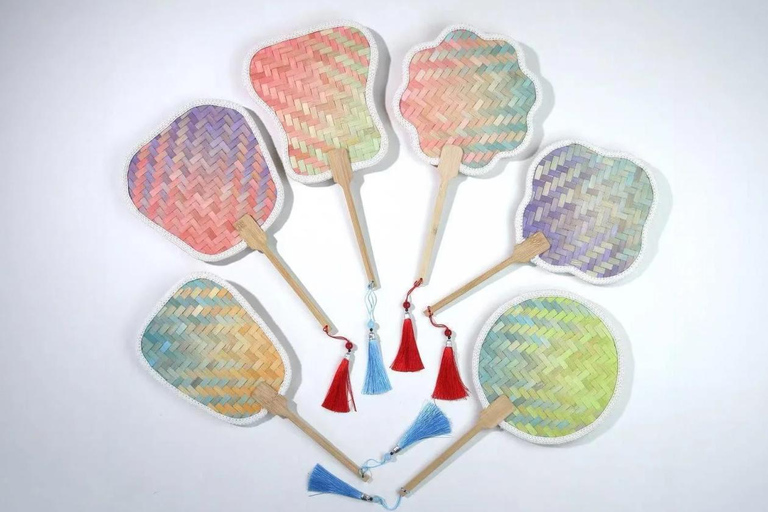 Shanghai: Traditional Bamboo Weaving Fan Experience