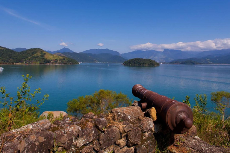 CITY TOUR IN PARATY: Architecture & Beaches in Private