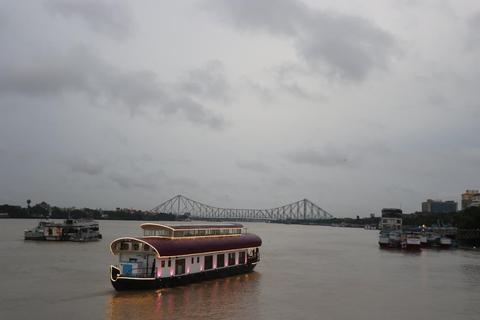 Kolkata: Hooghly River Sunset Cruise with Snacks & Drinks