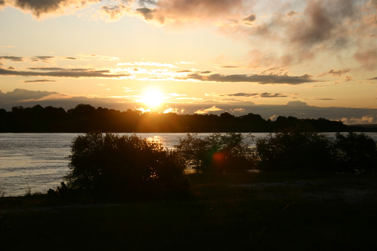 Victoria Falls: zonsondergangsafari + rondleiding door de stad Victoria Falls