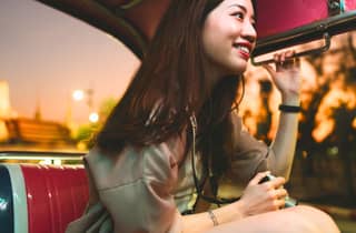 Private Tuk-Tuk-Tour durch Bangkok bei Nacht mit Chinatown & Wat Arun
