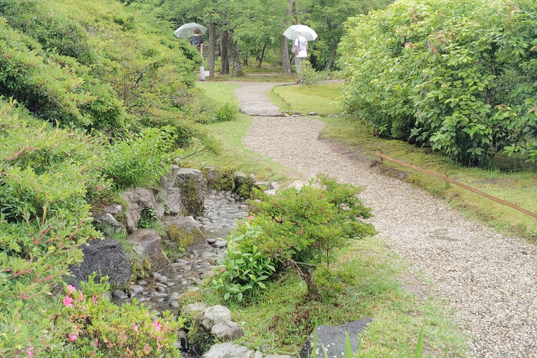 Nara: Isuien Garden Tour with Matcha Tea Experience