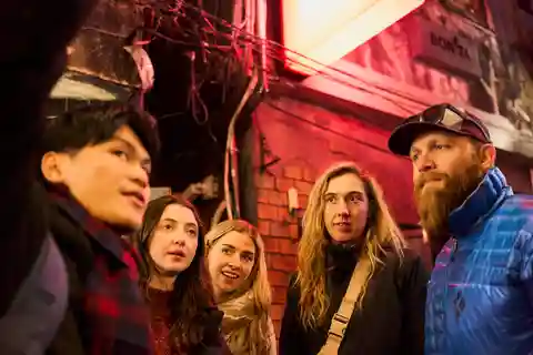 Tokyo: Shinjuku Night Walking Tour og hemmelige bakgater