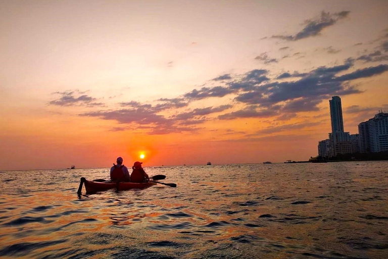 Cartagena: Sunset Kayak Tour with Guide