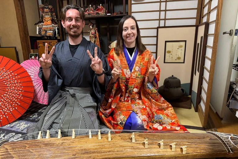 Hiroshima : Expérience de Kimono, Koto et Cérémonie du Thé SimpleKimono et cérémonie du thé simplifiée