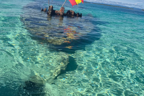 Panama City: San Blas Tropical Adventure – 3 Islands with Lunch at a Local Restaurant Tropical Adventure in Guna Yala: 3 Islands with Lunch at a Local Restaurant