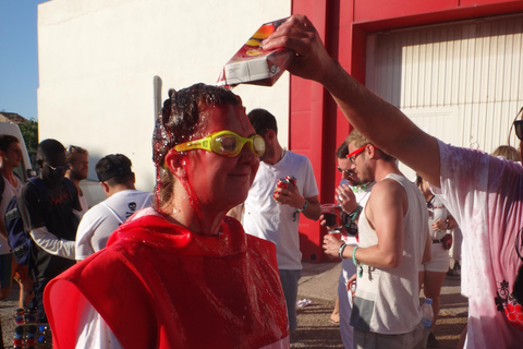 Madrid: : La Tomatina Day Trip to Buñol with Party Access