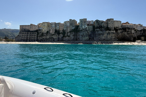 Tropea: Essence of the Coast of the Gods Boat Tour Max. 12 people