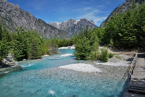 De Shkodra a Valbona: incluye excursión por el lago Komani y el río Shala